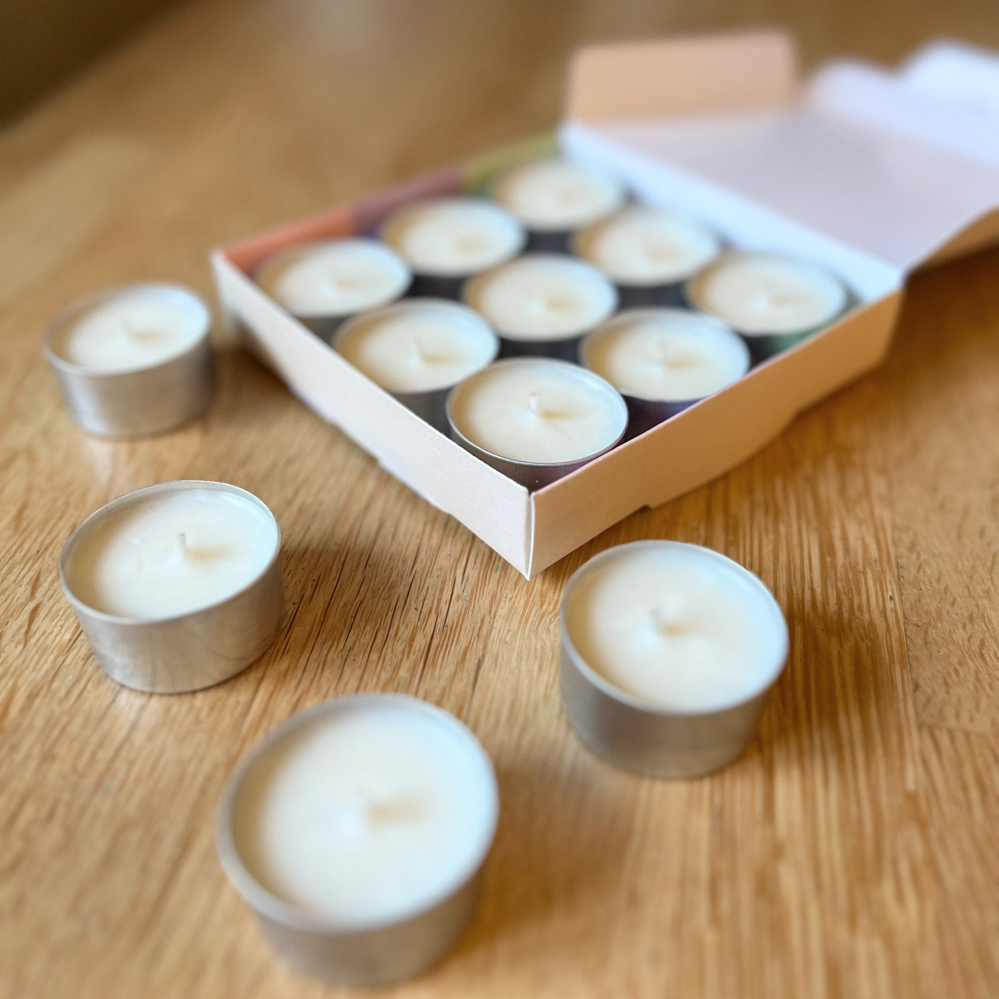 Our Spring candle collection brings a trio of seasonal uplifting scents into your home with our 9 tealights. Hand poured in England using sustainable plant-based wax.