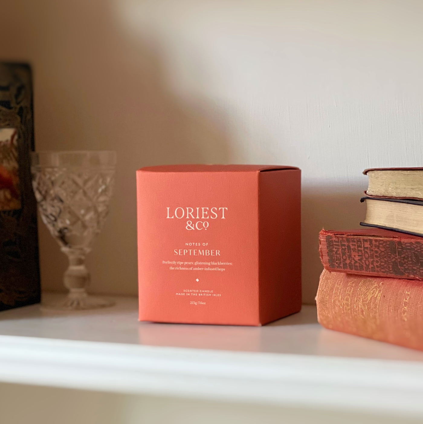 The scent of warm sunshine after the rain. Loriest's Notes of September luxury scented candle captures the harvest season with notes of English pears and glistening blackberries. 215g of vegan sustainable plant-based wax, hand-poured in the UK.