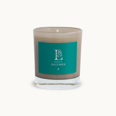 Loriest Notes of December winter candle. Inspired by the evergreens of December with notes of spruce and fir, as well as bay and eucalyptus. 215g of plant-based wax. Hand-poured in England. 