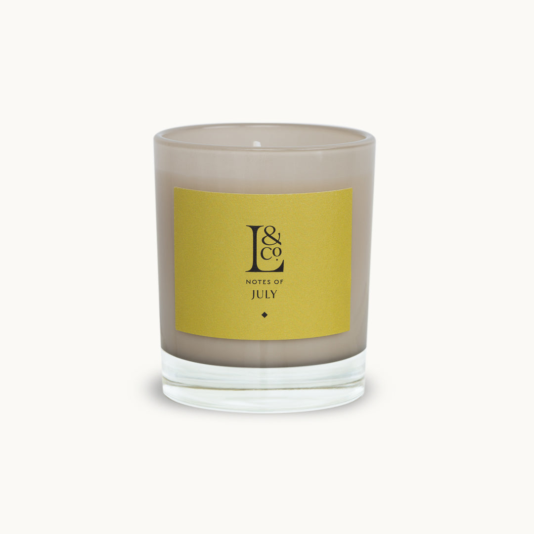 Loriest candles are inspired by each month of the year. Notes of July artfully adorns your home with the scent of tomato vine, sweet pea and mint. A delightfully fresh scent. Made in the UK. Sustainable plant-based wax. 